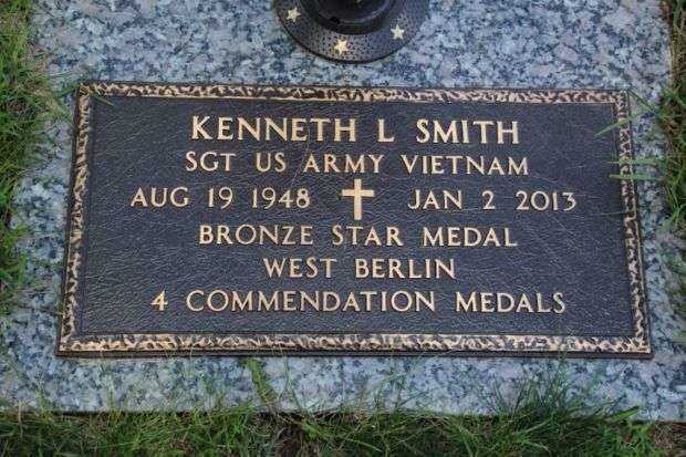KENNETH L SMITH MEMORIAL CEMETERY STONE