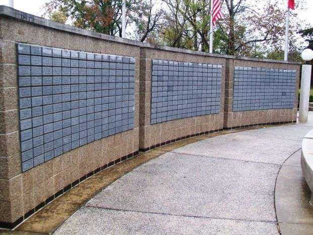 VETERANS WALL OF HONOR MEMORIAL HONOR ROLL PLAQUES