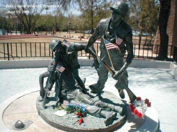 VIETNAMESE VETERANS MEMORIAL TO US ARMED FORCES