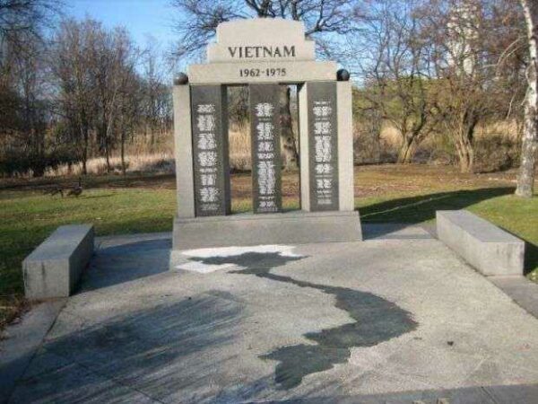 BOSTON VIETNAM WAR MEMORIAL