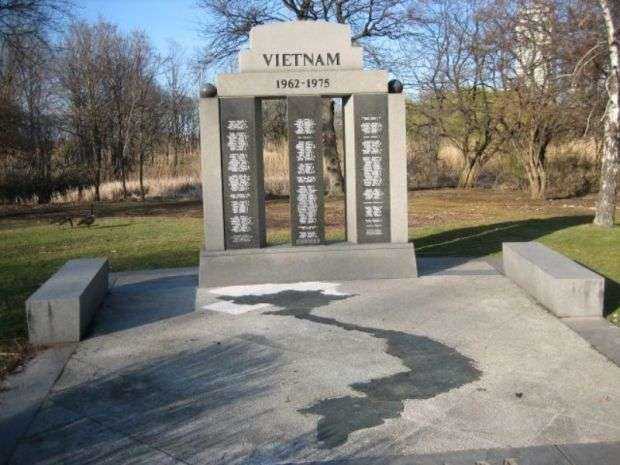 BOSTON VIETNAM WAR MEMORIAL