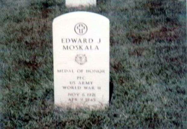 EDWARD J MOSKALA MEDAL OF HONOR MEMORIAL GRAVESTONE