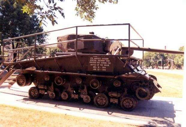 4TH ARMORED DIVISION GENERAL SHERMAN TANK MEMORIAL