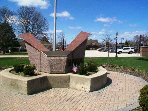 CRYSTAL LAKE VETERANS MEMORIAL