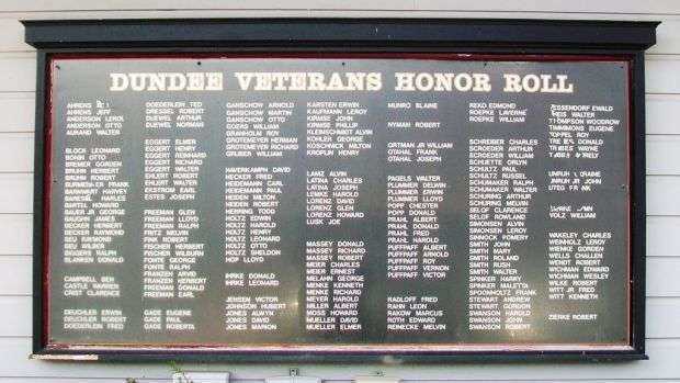 DUNDEE VETERANS HONOR ROLL MEMORIAL PLAQUE