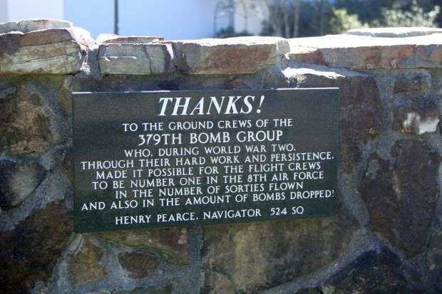 379TH BOMB GROUP GROUND CREW WAR MEMORIAL PLAQUE