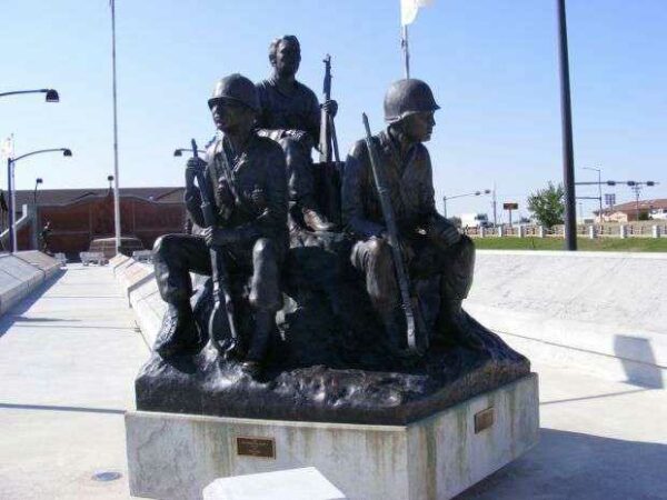 20TH CENTURY VETERANS MEMORIAL STATUES