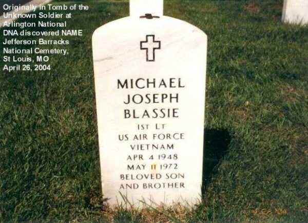 MICHAEL JOSEPH BLASSIE ORIGINALLY UNKNOWN VIETNAM SOLDIER MEMORIAL CEMETERY STONE FRONT