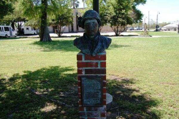 VIETNAM WAR U.S. MARINE CORPS MEMORIAL