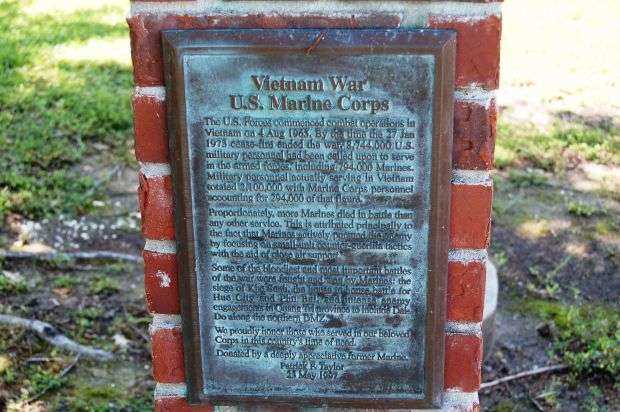VIETNAM WAR U.S. MARINE CORPS MEMORIAL PLAQUE