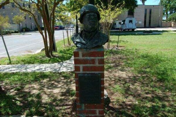 UNITED STATES FIELD INFANTRY WORLD WAR II MEMORIAL