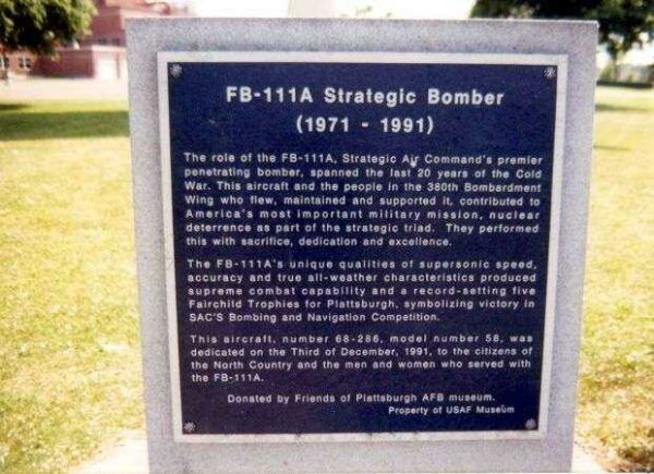 FB-111A STRATEGIC BOMBER MEMORIAL AIRCRAFT PLAQUE