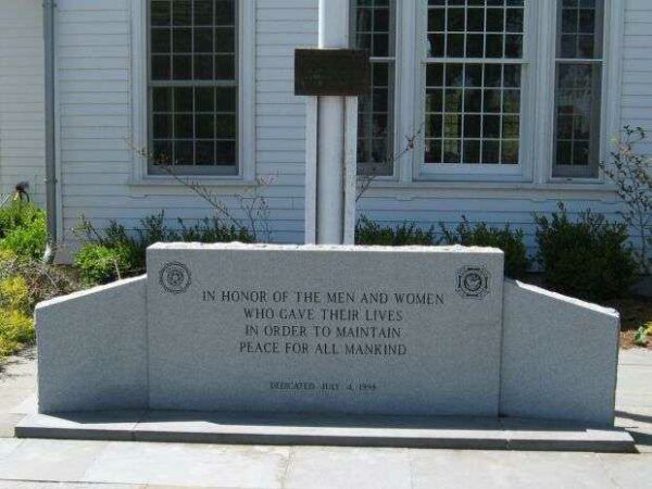 OLD LYME VETERANS MEMORIAL