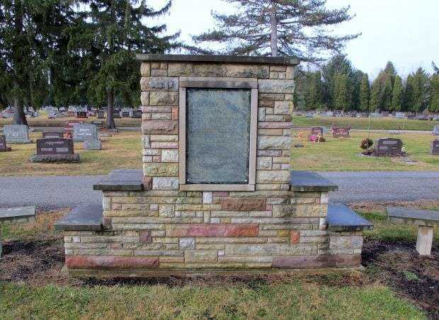 SOMERFORD CEMETERY WAR VETERANS MEMORIAL