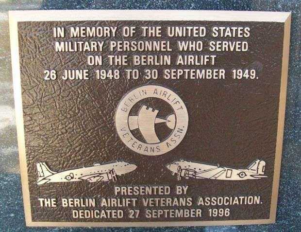 BERLIN AIRLIFT VETERANS WAR MEMORIAL PLAQUE