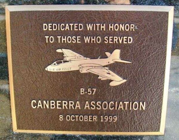B-57 CANBERRA ASSOCIATION MEMORIAL PLAQUE
