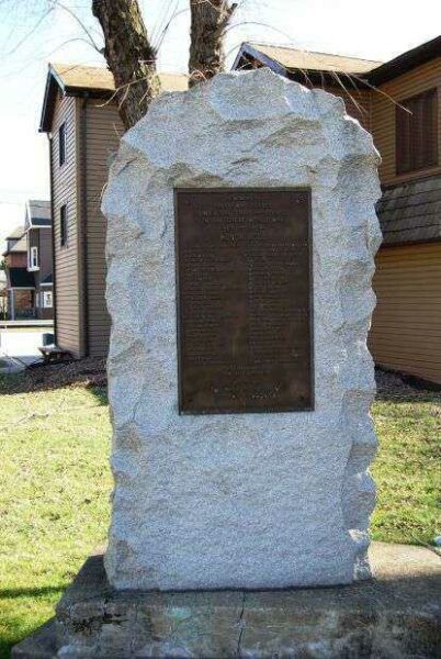 GLENFIELD WAR VETERANS MEMORIAL FRONT