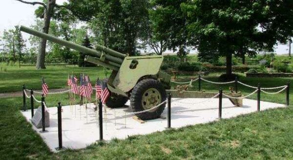 105 HOWITZER ANTI-TANK GUN MEMORIAL