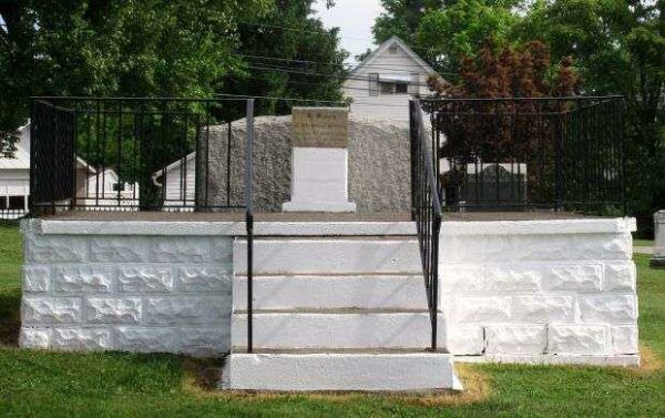 RIVER CLIFF CEMETERY WAR VETERANS MEMORIAL