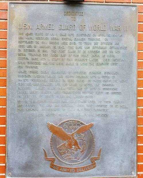 U.S.N. ARMED GUARD OF WORLD WAR II MEMORIAL PLAQUE