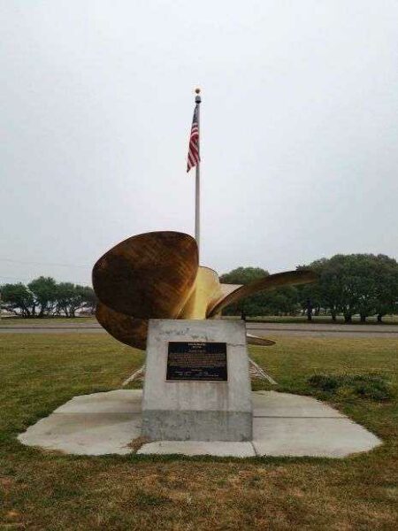 USS INTREPID (CV-11) WAR MEMORIAL PROPELLER