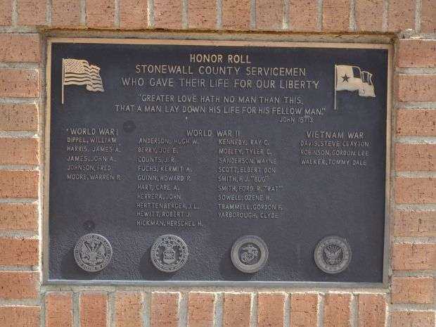 STONEWALL COUNTY SERVICEMEN HONOR ROLL MEMORIAL PLAQUE