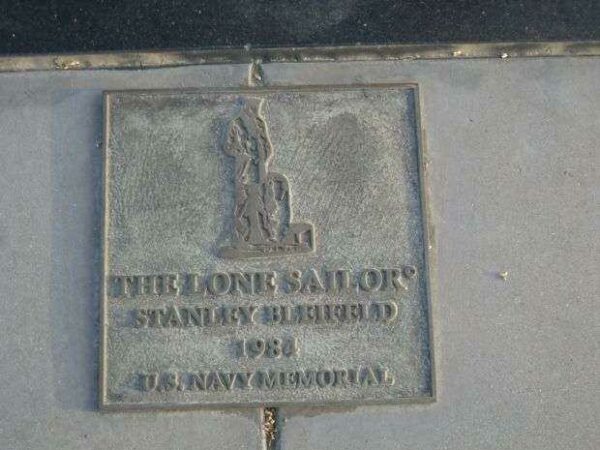 LONG BEACH THE LONE SAILOR MEMORIAL PLAQUE