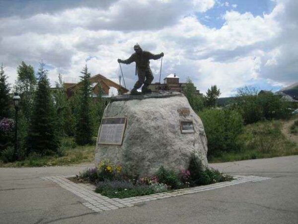 SOLDIERS OF THE SUMMIT WAR MEMORIAL