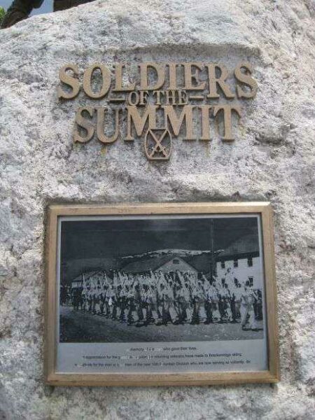 SOLDIERS OF THE SUMMIT WAR MEMORIAL PLAQUE A