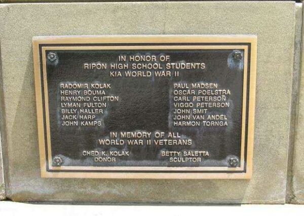 RIPON HIGH SCHOOL STUDENTS WORLD WAR II MEMORIAL PLAQUE