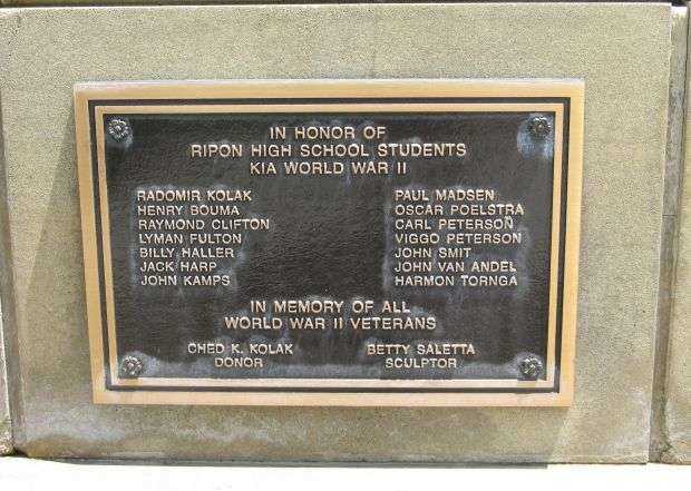 RIPON HIGH SCHOOL STUDENTS WORLD WAR II MEMORIAL PLAQUE