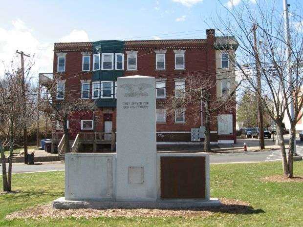 FOURTH WARD WORLD WAR II MEMORIAL BACK