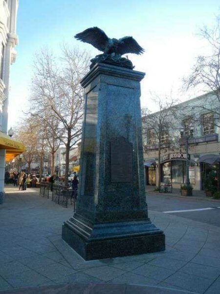 SANTA CRUZ COUNTY WORLD WAR MEMORIAL