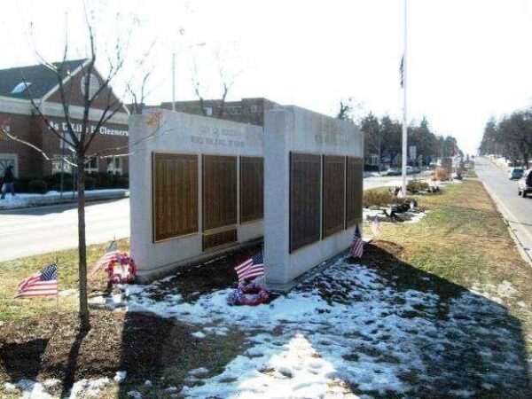CITY OF MERIDEN WORLD WAR II ROLL OF HONOR MEMORIAL
