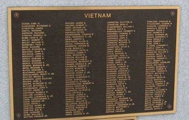 THOMASTON VETERANS MEMORIAL PLAQUE E