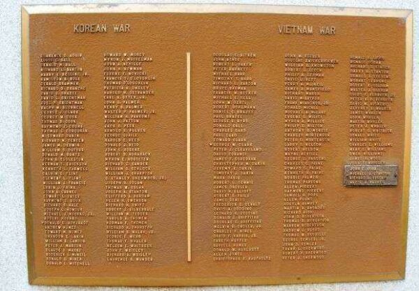 SALISBURY VETERANS MEMORIAL PLAQUE C