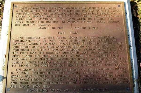 PLATOON SERGEANT ERNEST I. THOMAS WAR MEMORIAL PLAQUE