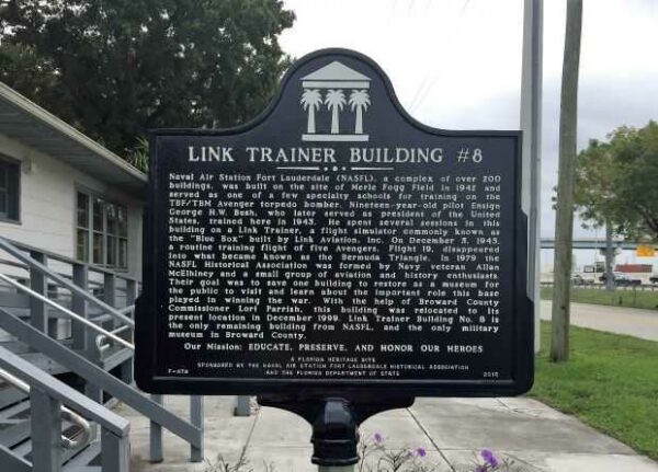 LINK TRAINER BUILDING #8 MEMORIAL MARKER