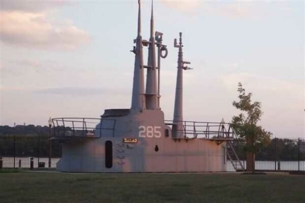 USS BALAO (SS-285) WAR MEMORIAL SUBMARINE