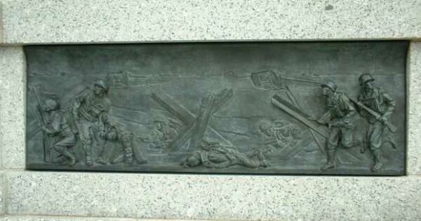 NATIONAL WORLD WAR II MEMORIAL BAS-RELIEF T