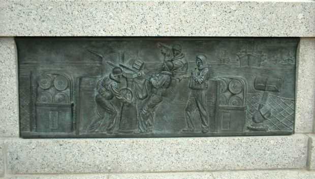 NATIONAL WORLD WAR II MEMORIAL  BAS-RELIEF Q