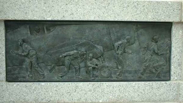 NATIONAL WORLD WAR II MEMORIAL BAS-RELIEF G