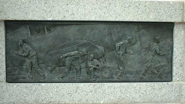NATIONAL WORLD WAR II MEMORIAL BAS-RELIEF G