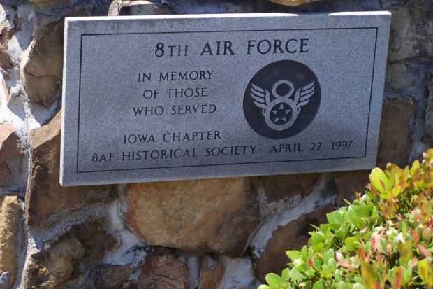 IOWA CHAPTER 8AF HISTORICAL SOCIETY MEMORIAL PLAQUE