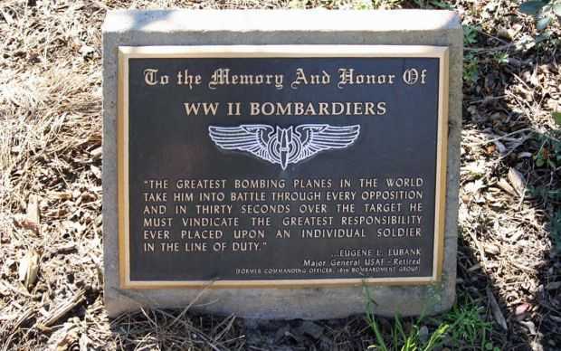 WW II BOMBARDIERS WAR MEMORIAL PLAQUE