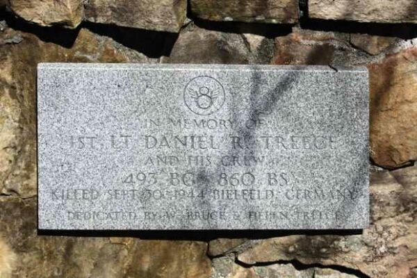 1ST LT DANIEL R TREECE WAR MEMORIAL PLAQUE