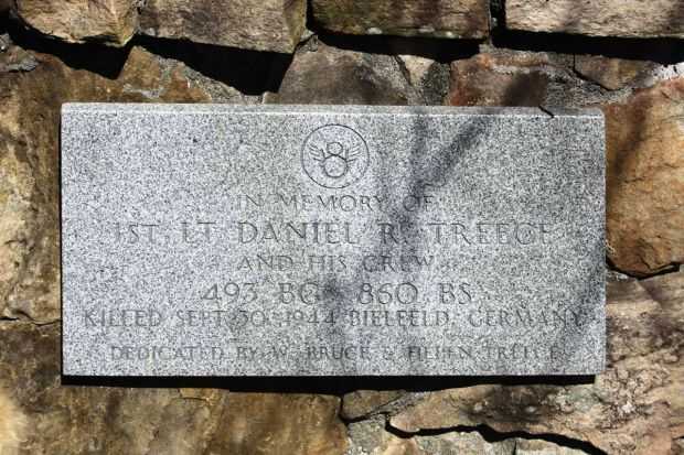 1ST LT DANIEL R TREECE WAR MEMORIAL PLAQUE