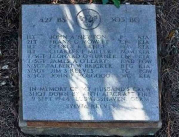 427TH  BS 303 BG WAR MEMORIAL PLAQUE