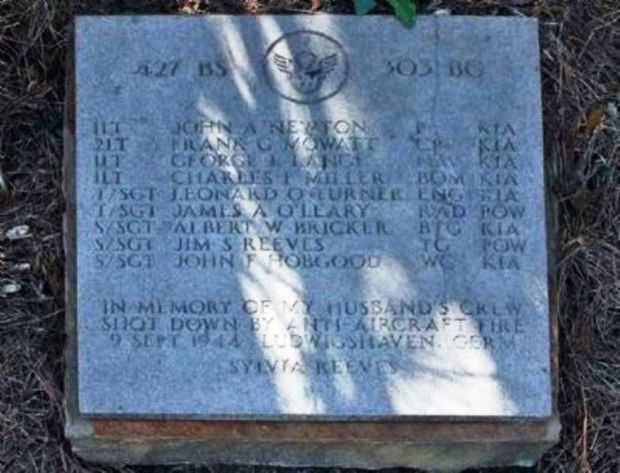 427TH  BS 303 BG WAR MEMORIAL PLAQUE