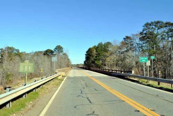 THE LUTHER STORY BRIDGE WAR MEMORIAL